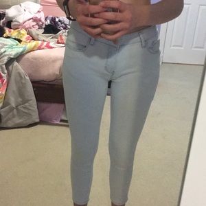Forever 21 Jeans// light wash